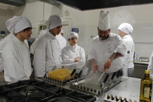 Preparazione dei pasti per la Mensa della Comunità di Sant'Egidio (29/1/2019)