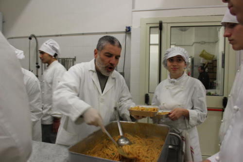 Preparazione dei pasti per la Mensa della Comunità di Sant'Egidio (29/1/2019)